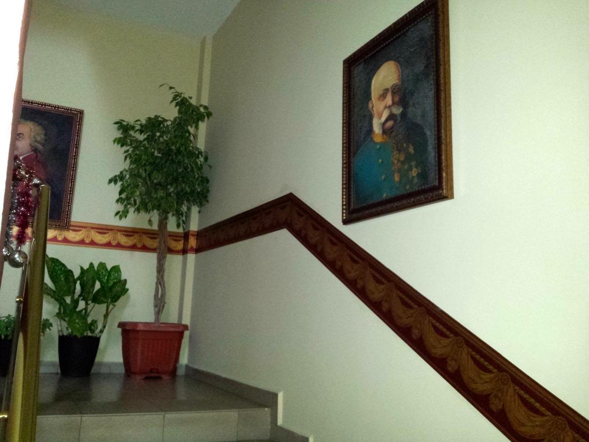 Hotel Triumph Nowa Zagora Zewnętrze zdjęcie