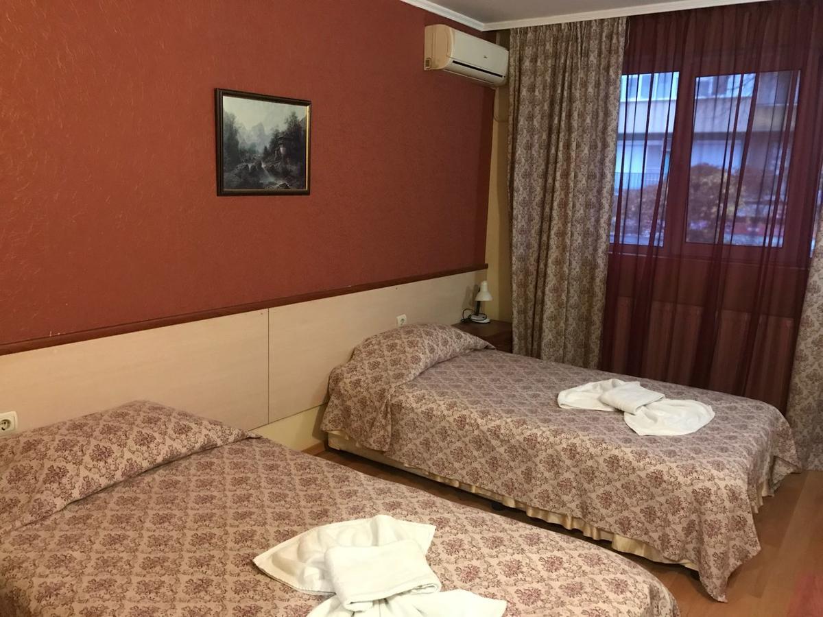 Hotel Triumph Nowa Zagora Zewnętrze zdjęcie